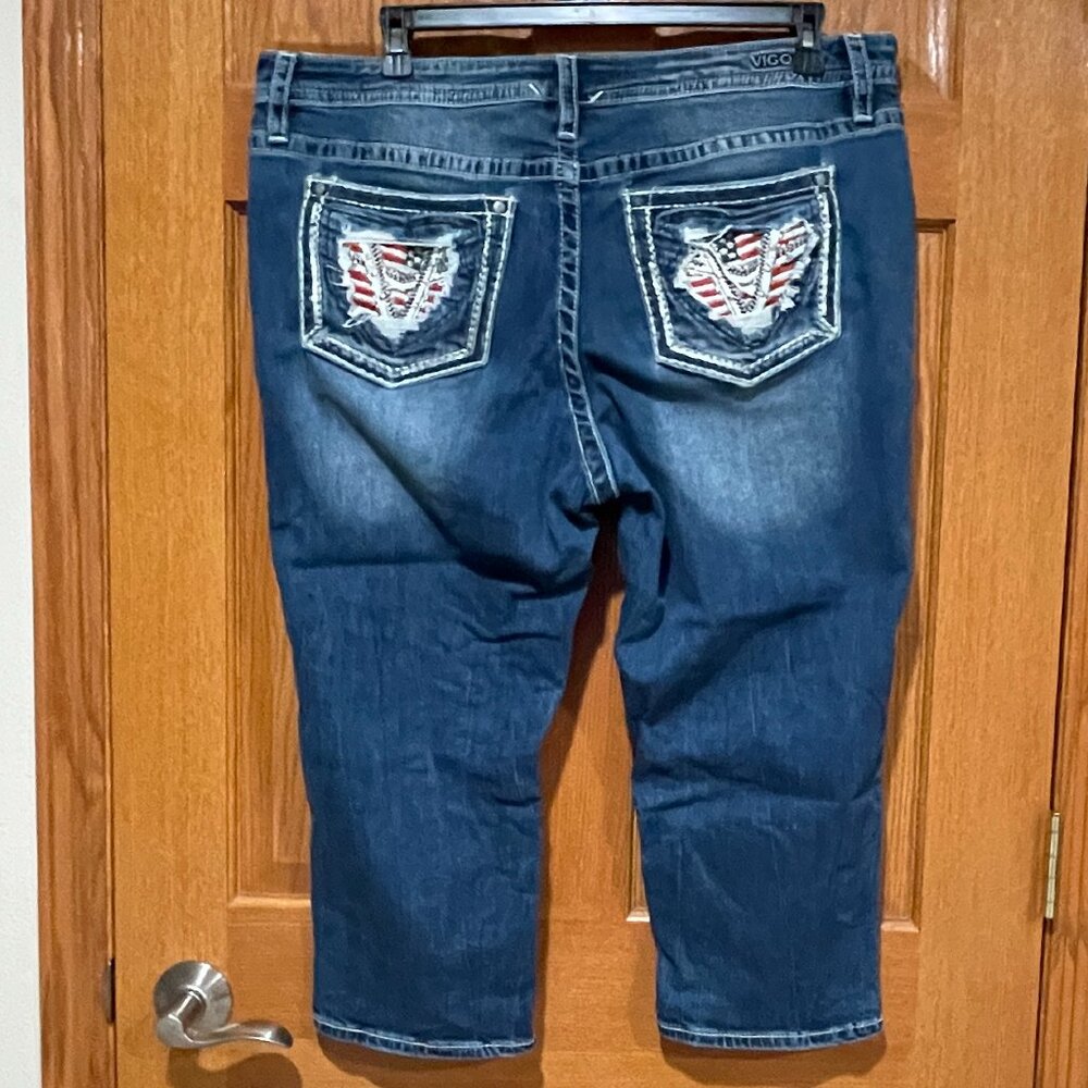 Vigoss Blue Cropped Jeans with Embroidered Pockets